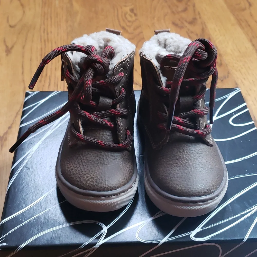NIB Max + Jake Steven Boot Brown Kid's Zip Up Boot Size 5 Toddler